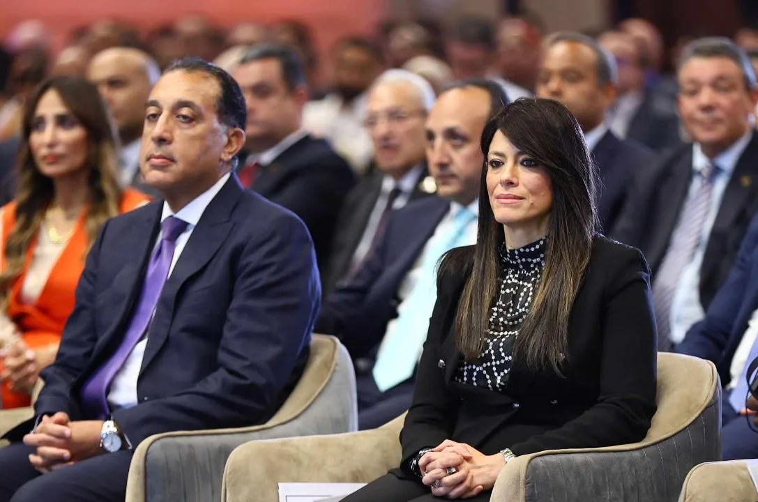 مدبولي: القطاع الخاص يشكل 70% من الناتج المحلي الإجمالي وأصبح الركيزة الأساسية لاقتصادنا الوطني مدبولي: القطاع الخاص يشكل 70% من الناتج المحلي الإجمالي وأصبح الركيزة الأساسية لاقتصادنا الوطني