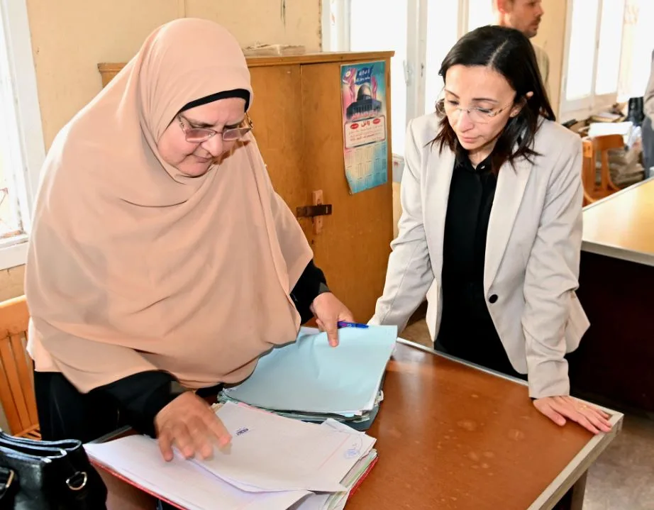 محافظ البحيرة يقوم بزيارة مفاجئة للوحدة القروية بمحلة الأمير ويتخذ إجراءات صارمة ضد المخالفين محافظ البحيرة يقوم بزيارة مفاجئة للوحدة القروية بمحلة الأمير ويتخذ إجراءات صارمة ضد المخالفين