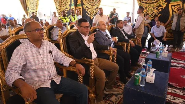 وزير الإسكان يراقب تقدم مشروعات مياه الشرب والصرف الصحي مع محافظ كفر الشيخ وزير الإسكان يراقب تقدم مشروعات مياه الشرب والصرف الصحي مع محافظ كفر الشيخ