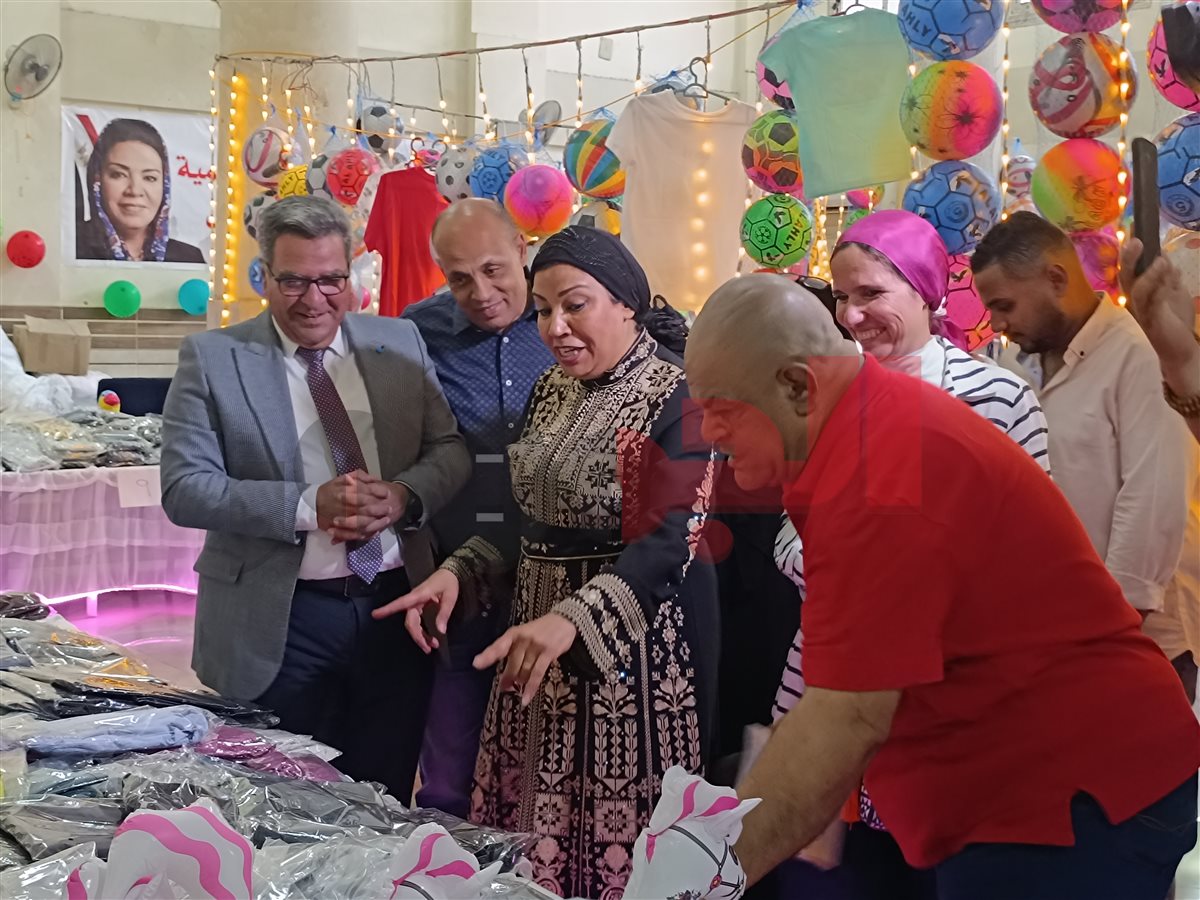 النائبة نشوي الديب ومحمد مرعي سكرتير عام مساعد محافظة الجيزة