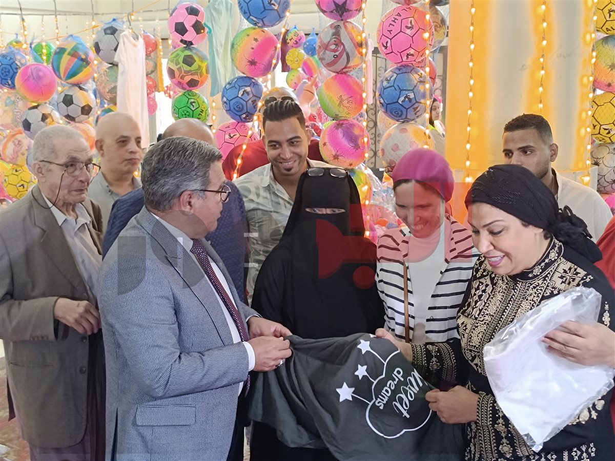 النائبة نشوي الديب ومحمد مرعي سكرتير عام مساعد محافظة الجيزة