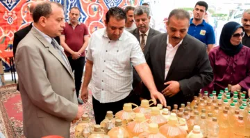 بمناسبة عيد الأضحى، رئيس جامعة بني سويف ي inaugurates معرض لبيع المواد الغذائية بالقرب من كلية الحقوق.
