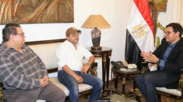 وزير الثقافة يناقش مع محمد هنيدي إقامة عروض مسرحية في المحافظات