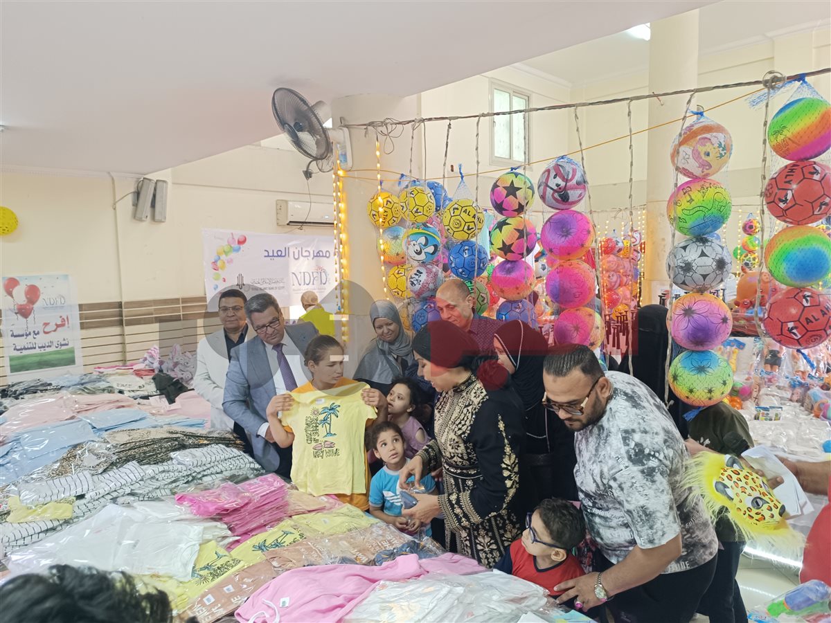 النائبة نشوي الديب ومحمد مرعي سكرتير عام مساعد محافظة الجيزة