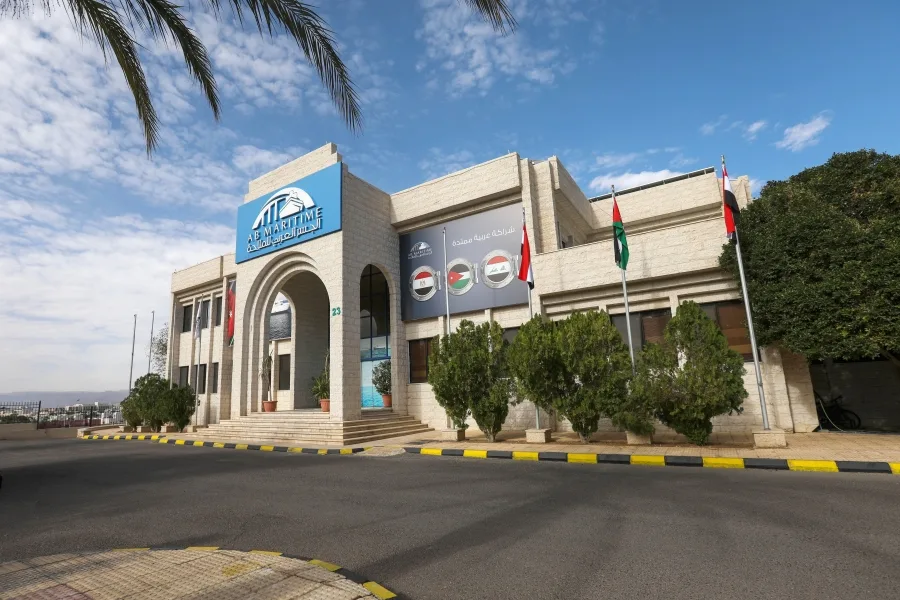 العبادلة: “الجسر العربي” كخيار بديل لرحلات الطيران إلى الأردن ومنه العبادلة: “الجسر العربي” كخيار بديل لرحلات الطيران إلى الأردن ومنه