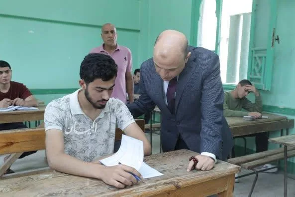 محافظ كفر الشيخ يتابع سير امتحانات الثانوية الأزهرية ويؤكد سلامتها محافظ كفر الشيخ يتابع سير امتحانات الثانوية الأزهرية ويؤكد سلامتها