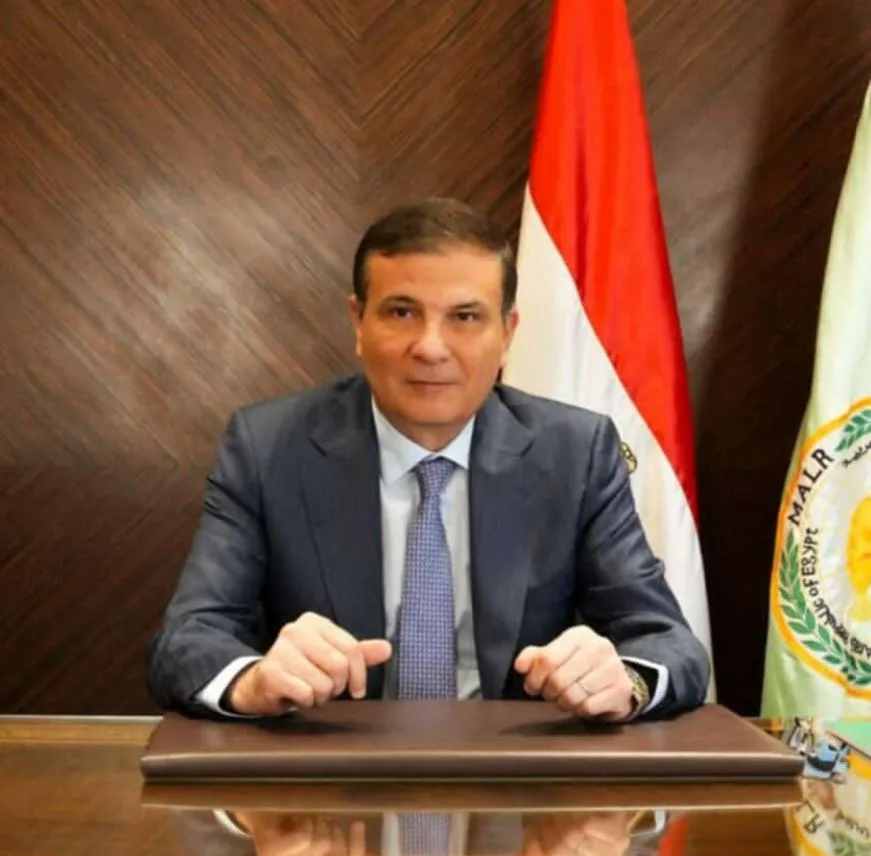 وزير الزراعة يراقب تقدم العمل في القطاعات الخدمية والإنتاجية خلال عطلة العيد وزير الزراعة يراقب تقدم العمل في القطاعات الخدمية والإنتاجية خلال عطلة العيد