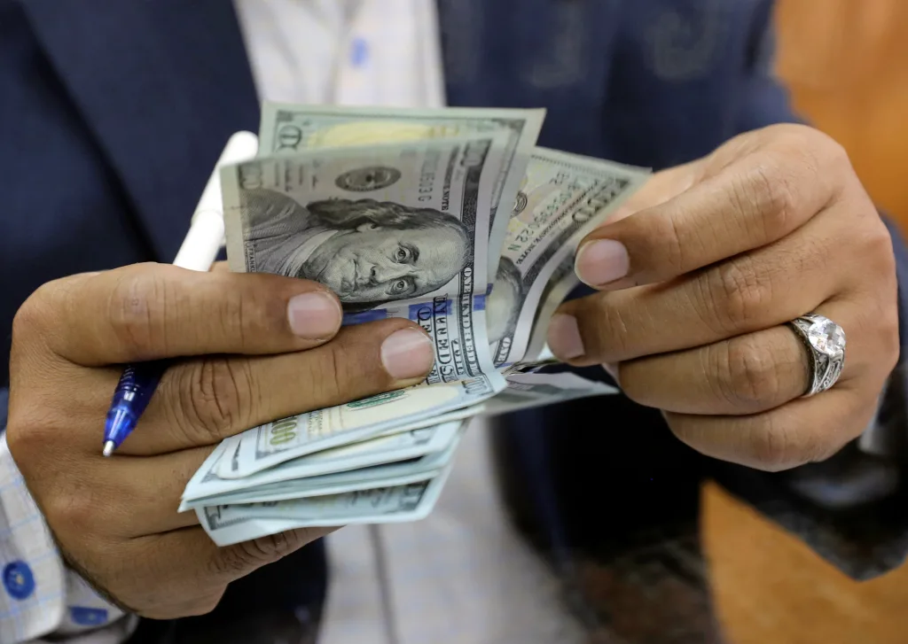 تراجع جاذبية “الملاذ الآمن” … هل وصل زمن الدولار إلى نهايته؟ تراجع جاذبية “الملاذ الآمن” … هل وصل زمن الدولار إلى نهايته؟