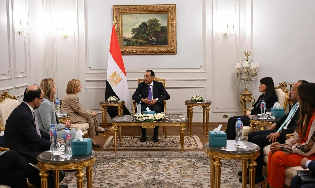 مدبولي: ملتزمون بتقديم الدعم للقطاع الخاص وتعزيزه كشريك استراتيجي في تحقيق التنمية الاقتصادية مدبولي: ملتزمون بتقديم الدعم للقطاع الخاص وتعزيزه كشريك استراتيجي في تحقيق التنمية الاقتصادية