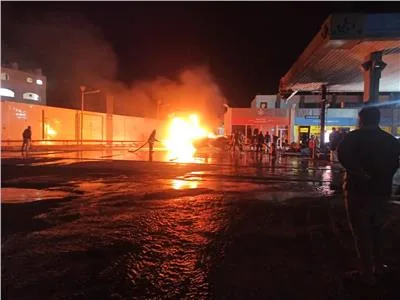 مصرع سائق سيارة بنزين جراء حريق في محطة وقود بالعاشر من رمضان مصرع سائق سيارة بنزين جراء حريق في محطة وقود بالعاشر من رمضان