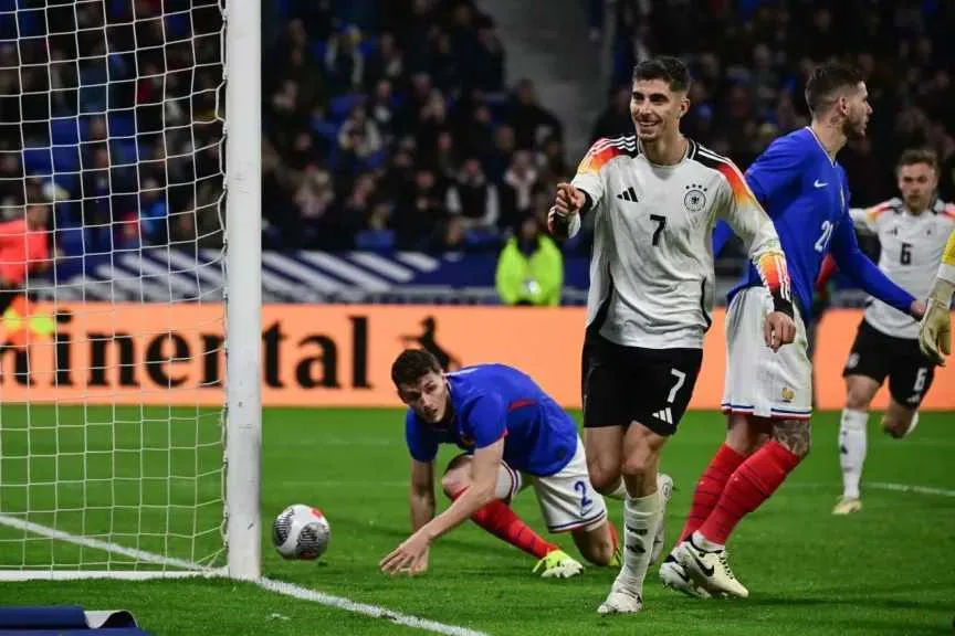 ديشامب يواجه أزمة.. غيابات ومجموعة اللاعبين الذين سيلعبون مع فرنسا ضد ألمانيا في دوري الأمم الأوروبية اليوم ديشامب يواجه أزمة.. غيابات ومجموعة اللاعبين الذين سيلعبون مع فرنسا ضد ألمانيا في دوري الأمم الأوروبية اليوم