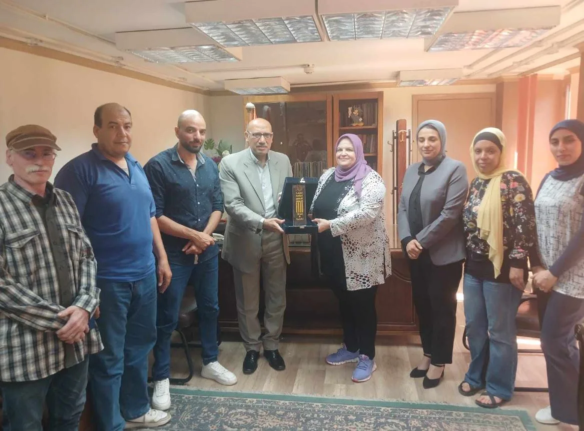 هيئة قصور الثقافة تحتفي بلاميس الشرنوبي، رئيس إقليم القاهرة، بمناسبة بلوغها سن التقاعد القانوني هيئة قصور الثقافة تحتفي بلاميس الشرنوبي، رئيس إقليم القاهرة، بمناسبة بلوغها سن التقاعد القانوني