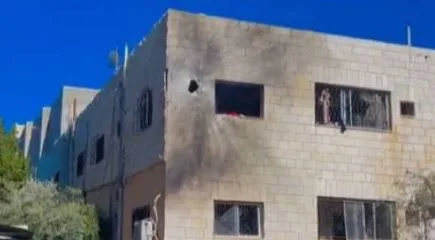 الأمن العام الأردني: ثلاث إصابات نتيجة سقوط جسم على منزل في إربد الأمن العام الأردني: ثلاث إصابات نتيجة سقوط جسم على منزل في إربد
