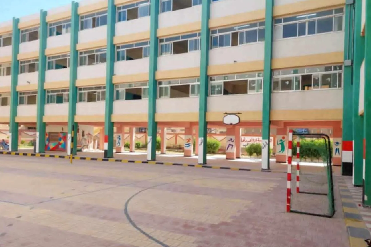 محافظ الإسكندرية يراقب التحضيرات الأخيرة لاختبارات الثانوية العامة بمشاركة 58 ألف طالب محافظ الإسكندرية يراقب التحضيرات الأخيرة لاختبارات الثانوية العامة بمشاركة 58 ألف طالب