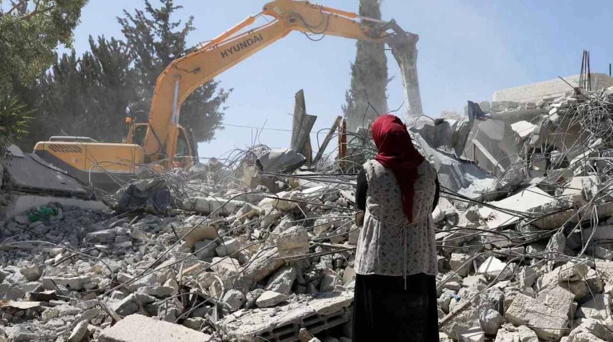 الضفة الغربية: إسرائيل تستمر في إ demolition المباني السكنية في مخيم طولكرم الضفة الغربية: إسرائيل تستمر في إ demolition المباني السكنية في مخيم طولكرم