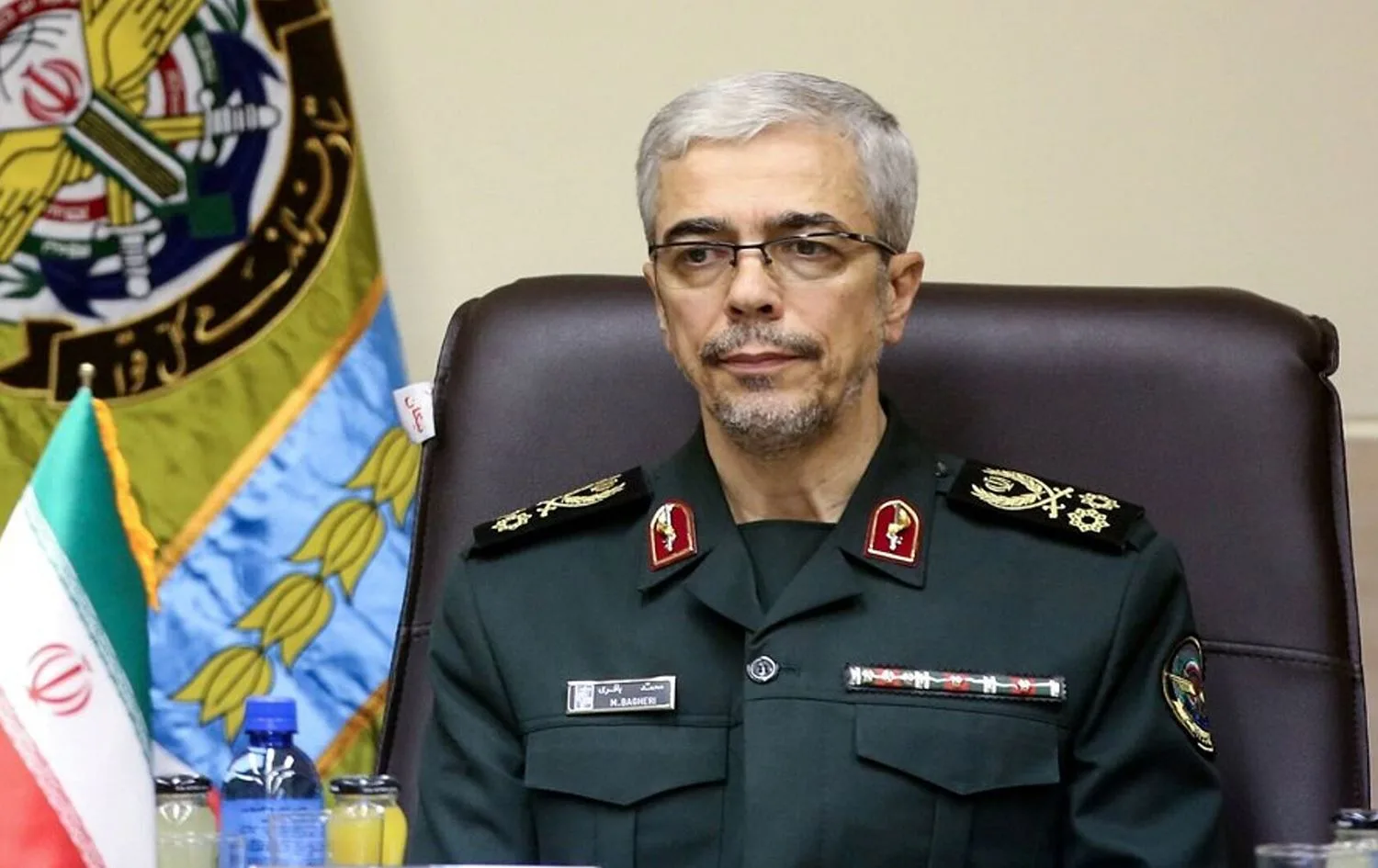 تقارير إسرائيلية: الهجمات على طهران استهدفت اغتيال محمد باقري، رئيس الأركان الإيراني. تقارير إسرائيلية: الهجمات على طهران استهدفت اغتيال محمد باقري، رئيس الأركان الإيراني.