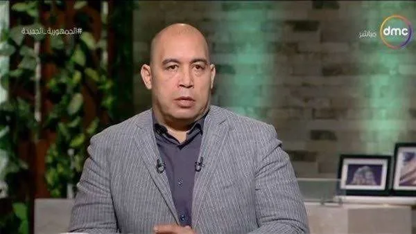 بين الانتقاد وحرية التعبير: الكاتب الصحفي أحمد الخطيب يعتذر عن إساءة الأزهر ويطلب الصفح.