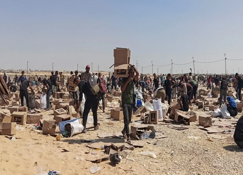 مؤسسة غزة الإنسانية تعترف بعدم نجاحها في توزيع المعونات في غزة. مؤسسة غزة الإنسانية تعترف بعدم نجاحها في توزيع المعونات في غزة.