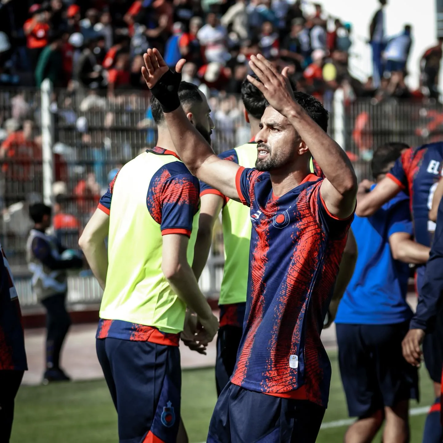 آسفي وتواركة يتأهلان لنصف نهائي كأس العرش. آسفي وتواركة يتأهلان لنصف نهائي كأس العرش.