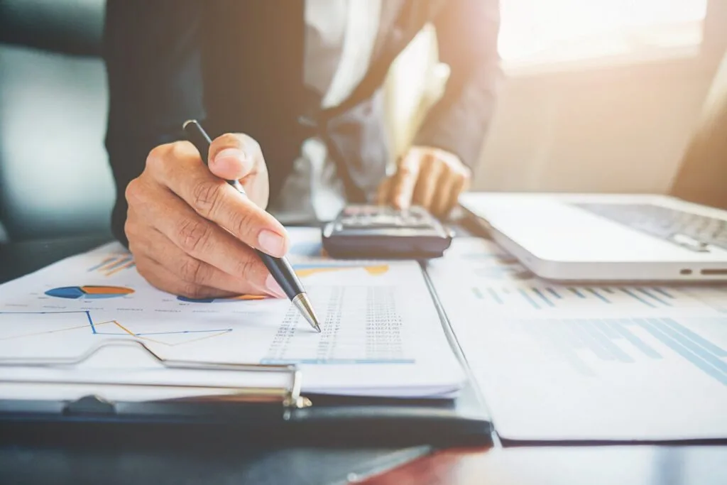 ديون الأسر الكورية تتجاوز دخلها بمعدل 1.7 مرة. ديون الأسر الكورية تتجاوز دخلها بمعدل 1.7 مرة.