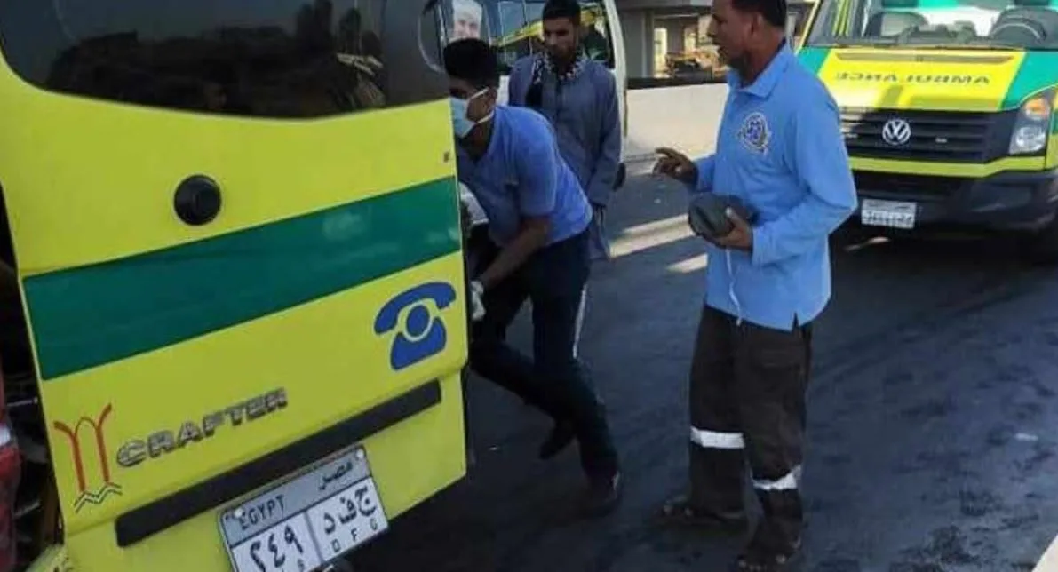 مقتل معلم وإصابة 6 من أطفاله جراء انقلاب سيارة في الصحراوي الشرقي بالمنيا مقتل معلم وإصابة 6 من أطفاله جراء انقلاب سيارة في الصحراوي الشرقي بالمنيا