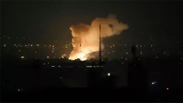 إيران تُعلن عن وفاة أفراد من الدفاع الجوي في قم ووجود “تلوث نووي” في نطنز إيران تُعلن عن وفاة أفراد من الدفاع الجوي في قم ووجود “تلوث نووي” في نطنز