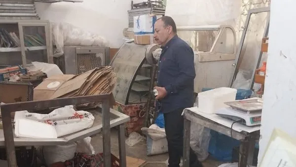 إغلاق مصنع عصائر ومشروبات غير معرفة المصدر في العاشر من رمضان إغلاق مصنع عصائر ومشروبات غير معرفة المصدر في العاشر من رمضان