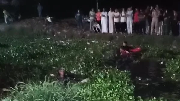 مصرع 7 أشخاص وإصابة آخرين جراء انقلاب ميكروباص في ترعة بالدقهلية مصرع 7 أشخاص وإصابة آخرين جراء انقلاب ميكروباص في ترعة بالدقهلية