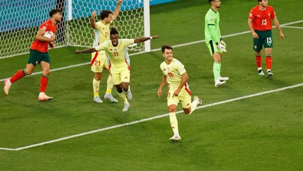 انتهى الشوط الثاني بالتعادل 2-2 بين إسبانيا والبرتغال. انتهى الشوط الثاني بالتعادل 2-2 بين إسبانيا والبرتغال.