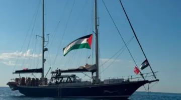 إسرائيل تقوم بترحيل 6 متطوعين من سفينة مادلين وتحتفظ باثنين منهم.