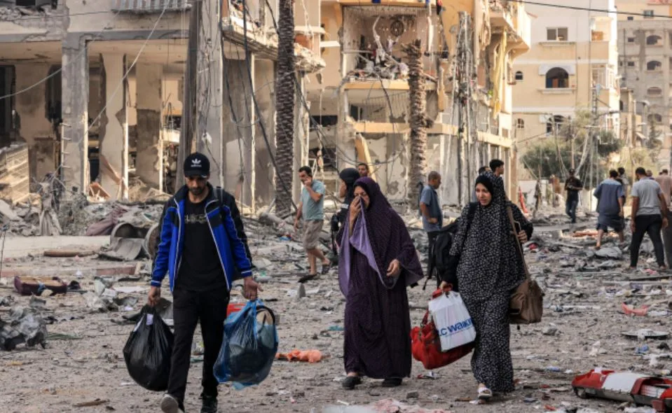 جيش الاحتلال يُصدر تعليمات جديدة لإجلاء السكان في مدينة غزة جيش الاحتلال يُصدر تعليمات جديدة لإجلاء السكان في مدينة غزة