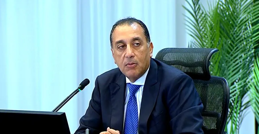مدبولي بشأن تقارير إطلاق أول سيارة كهربائية لشركة النصر بسعر مليون جنيه: نحن لا زلنا نبحث موضوع التسعير. مدبولي بشأن تقارير إطلاق أول سيارة كهربائية لشركة النصر بسعر مليون جنيه: نحن لا زلنا نبحث موضوع التسعير.
