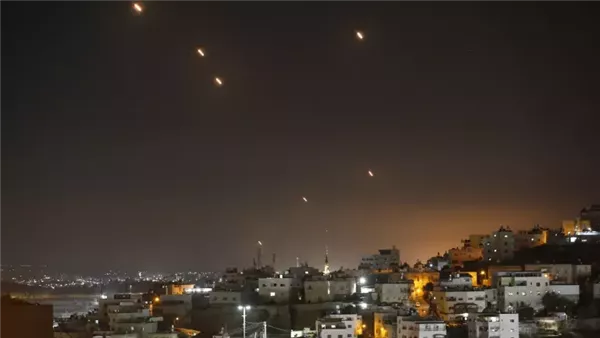 التلفزيون الإيراني يعلن وفاة العلماء النوويين فريدون عباسي ومحمد مهدي طهرانجي التلفزيون الإيراني يعلن وفاة العلماء النوويين فريدون عباسي ومحمد مهدي طهرانجي