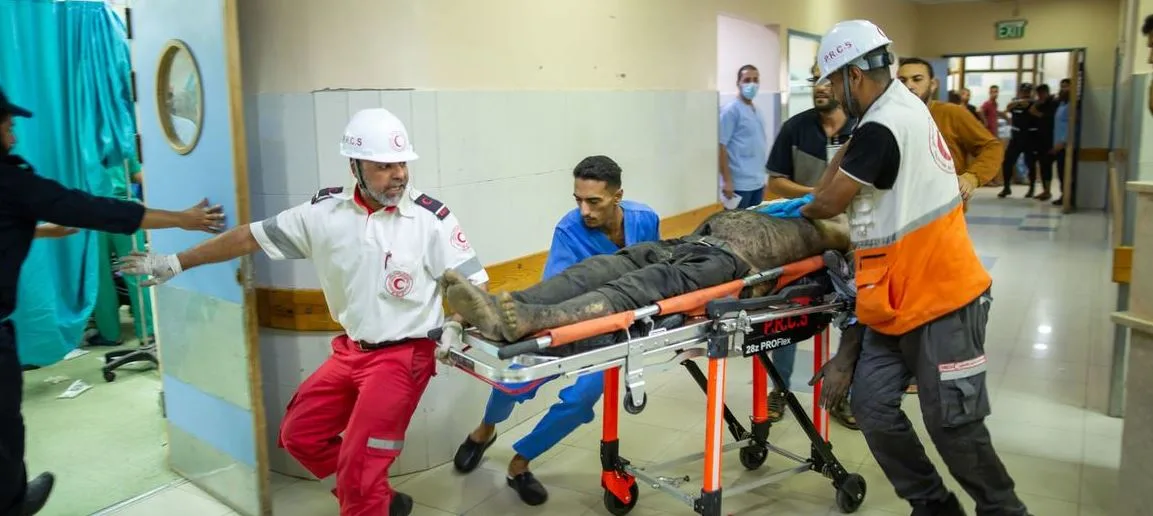 صحة غزة: المستشفيات تعاني من ازدحام شديد بسبب استمرار حظر الاحتلال لإدخال الأدوية والمستلزمات الطبية.