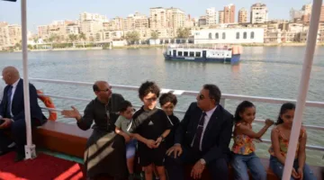 محافظ الدقهلية يقوم بجولة نهرية بالباخرة في بداية تشغيلها بعد عيد الأضحى