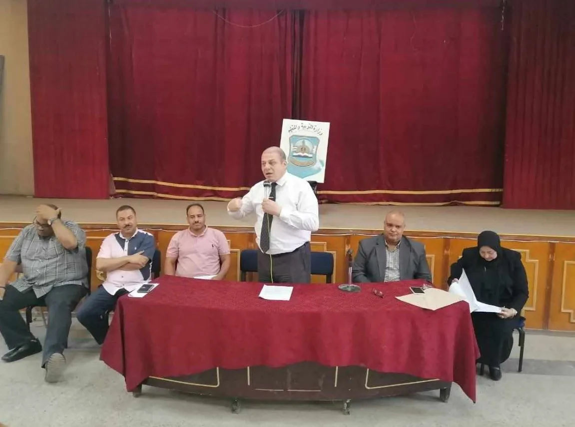 قنا التعليمية: امتحانات الثانوية العامة هذا العام في المحافظة ستكون أكثر تنظيمًا ووضوحًا. قنا التعليمية: امتحانات الثانوية العامة هذا العام في المحافظة ستكون أكثر تنظيمًا ووضوحًا.