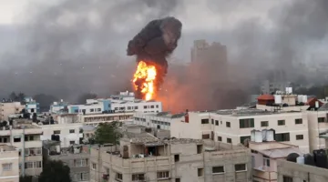 جيش الاحتلال يقصف سطح مستشفى شهداء الأقصى في غزة باستخدام طائرتين مسيرتين مُفخختين