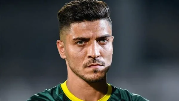 محمد شريف يسخر بعد ارتباطه بزد: “مستوى الكلام مبالغ فيه” محمد شريف يسخر بعد ارتباطه بزد: “مستوى الكلام مبالغ فيه”