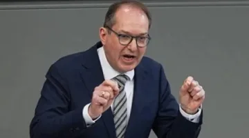 وزير الداخلية الألماني: الشباب المتطرفون يميلون بشكل أكبر نحو العنف