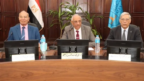 مجلس جامعة الإسكندرية يعلن الجدول الزمني للسنة الدراسية 2025-2026 مجلس جامعة الإسكندرية يعلن الجدول الزمني للسنة الدراسية 2025-2026