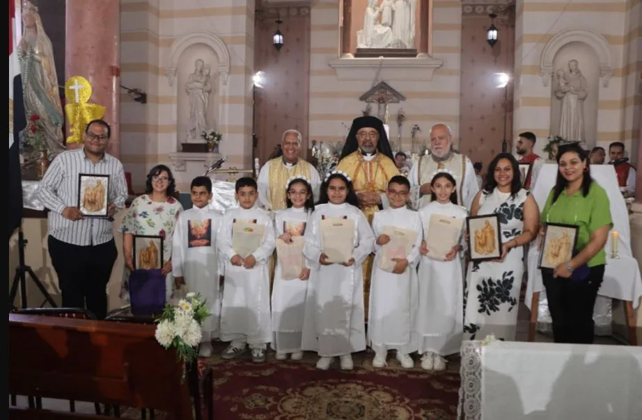 بطريرك الأقباط الكاثوليك يقود احتفالات عيد العائلة المقدسة والمناولة في المطرية بطريرك الأقباط الكاثوليك يقود احتفالات عيد العائلة المقدسة والمناولة في المطرية