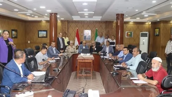 محافظ القليوبية يقوم بجولة تفقدية لغرفة العمليات الخاصة بلجان الثانوية العامة في مديرية التربية والتعليم محافظ القليوبية يقوم بجولة تفقدية لغرفة العمليات الخاصة بلجان الثانوية العامة في مديرية التربية والتعليم