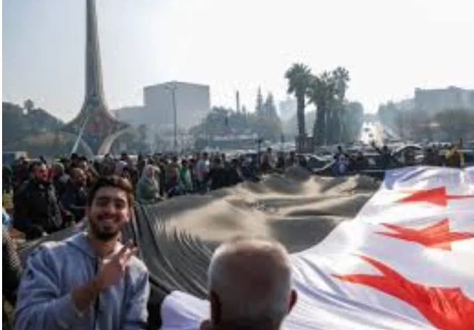 سوريا.. الإفراج عن معتقلين في معارك التحرير لم يشاركوا في أعمال العنف سوريا.. الإفراج عن معتقلين في معارك التحرير لم يشاركوا في أعمال العنف