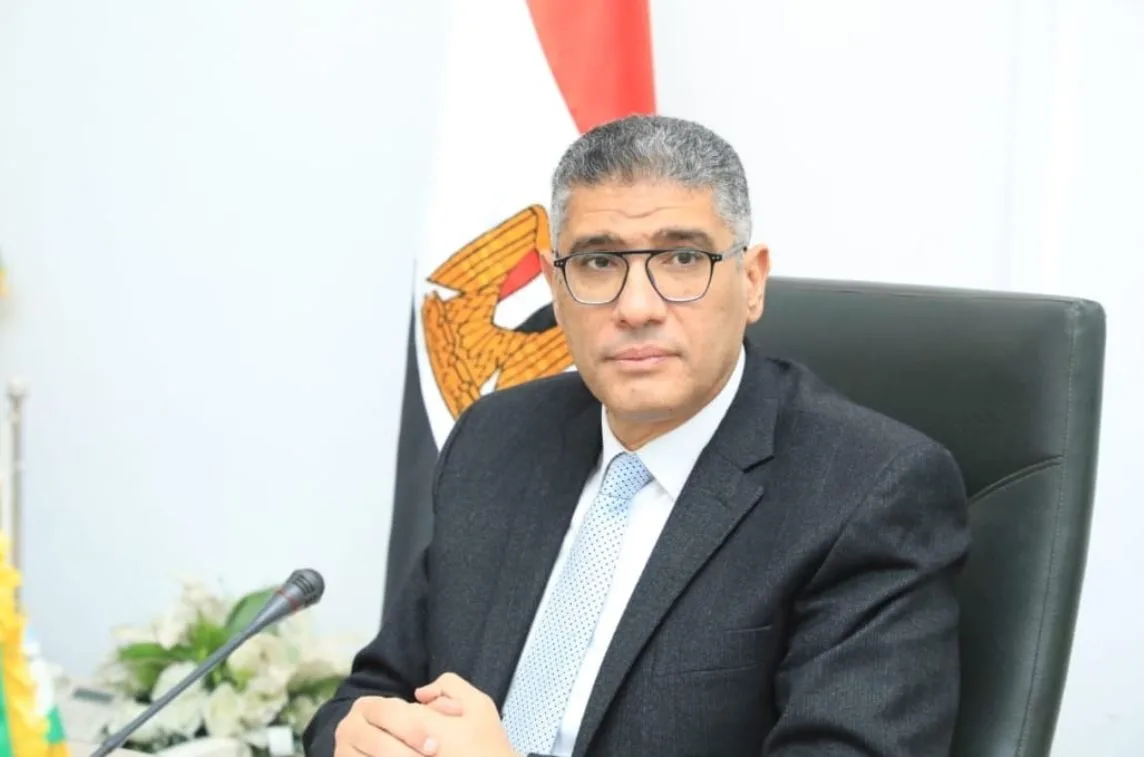 محافظ الجيزة يبارك للطلاب الأوائل في الشهادتين الابتدائية والإعدادية الأزهرية بالمحافظة محافظ الجيزة يبارك للطلاب الأوائل في الشهادتين الابتدائية والإعدادية الأزهرية بالمحافظة