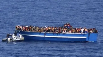 مأساة على شاطئ بقبق بمطروح.. وفاة 10 مصريين وأفارقة خلال رحلة هجرة غير شرعية من ليبيا