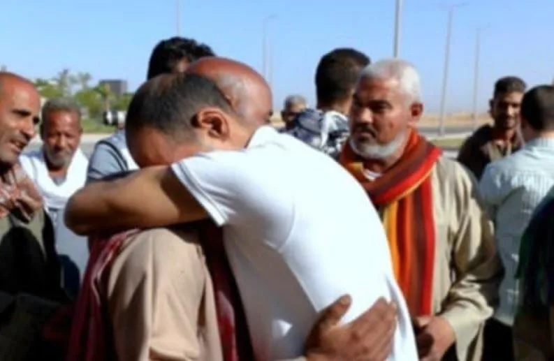 الإفراج عن 2215 نزيلاً في مراكز الإصلاح بمناسبة عيد الأضحى من خلال العفو. الإفراج عن 2215 نزيلاً في مراكز الإصلاح بمناسبة عيد الأضحى من خلال العفو.