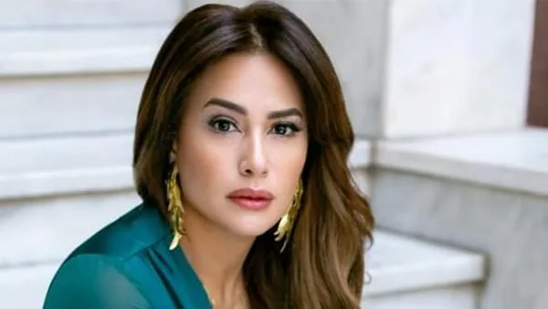 هند صبري تتصدر مسلسل “عسل أحمر” المستوحى من رواية “دم على نهد” لإبراهيم عيسى هند صبري تتصدر مسلسل “عسل أحمر” المستوحى من رواية “دم على نهد” لإبراهيم عيسى