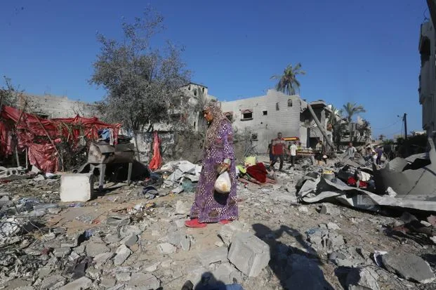 عدد الشهداء جراء قصف الاحتلال لخيمة نازحين غرب خان يونس يرتفع إلى 18. عدد الشهداء جراء قصف الاحتلال لخيمة نازحين غرب خان يونس يرتفع إلى 18.