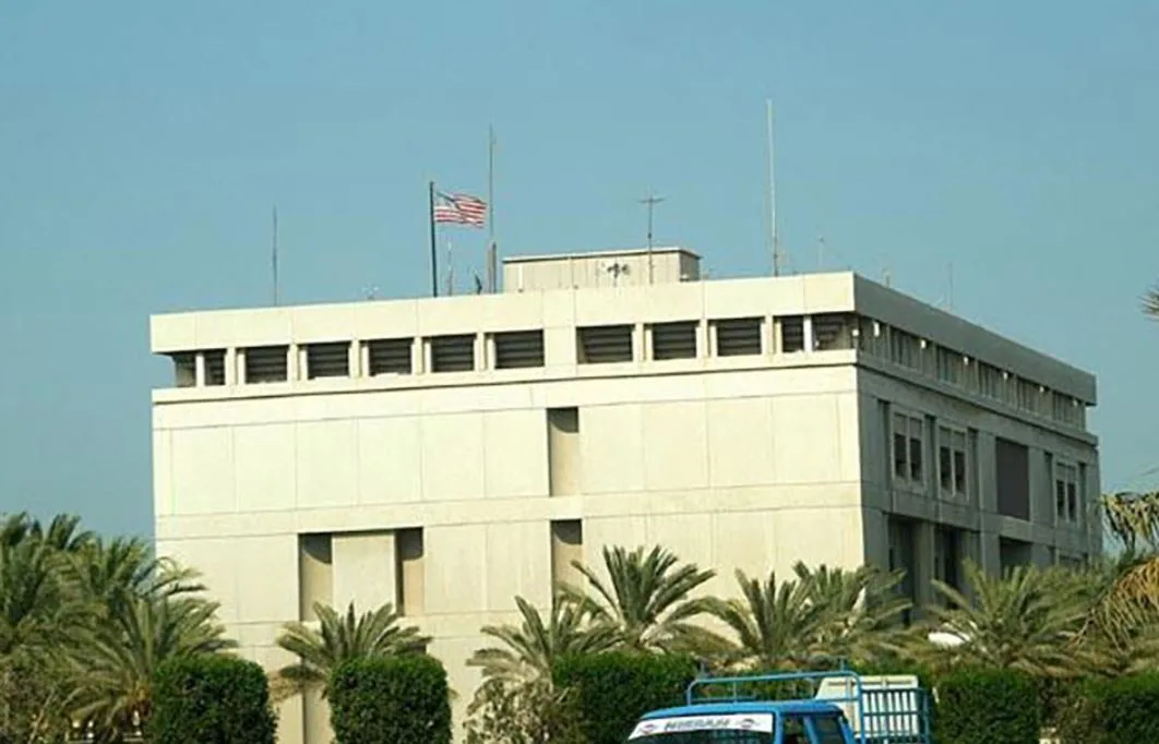 السفارة الأمريكية في البحرين تؤكد استمرارية أنشطتها وثبات وضع موظفيها وعملياتها. السفارة الأمريكية في البحرين تؤكد استمرارية أنشطتها وثبات وضع موظفيها وعملياتها.