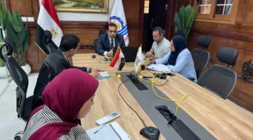 نائب محافظ قنا يستعرض طرق التوظيف الاقتصادية لتعزيز فرص العمل